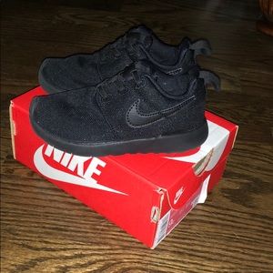 Nike boys shoes